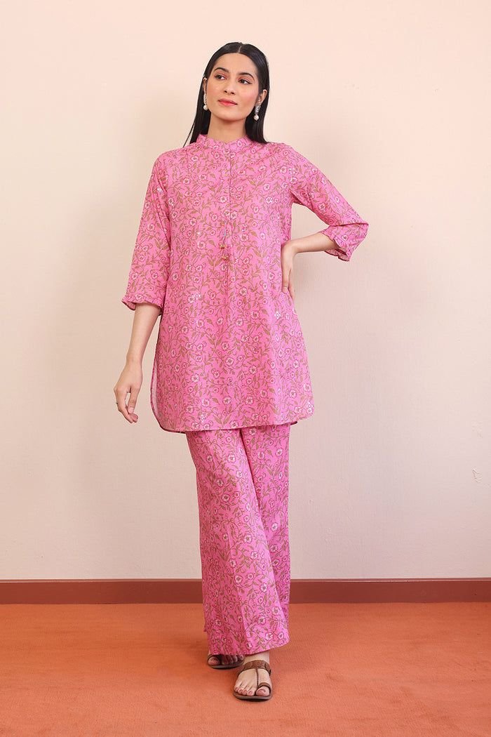 Elevate your everyday style with this elegant light blue embroidered kurti, designed for both comfort and sophistication. Crafted from soft and breathable fabric, this kurti features delicate floral embroidery scattered across the front panel, complemente